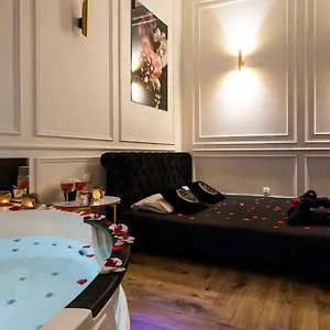 https://vistula-boulevards-jacuzzi-krakow.krakowhotelspoland.com
