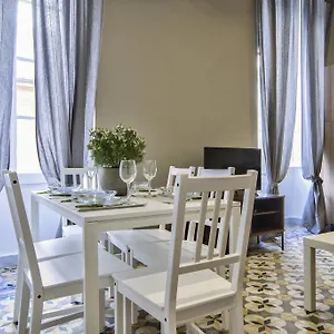 https://borgo-san-pawl-valletta-apartments-duplex-2-bedroom-apartment.hotelssaintjulians.com