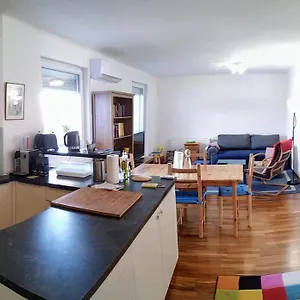 https://family-friendly-flat-with-balcony.vienna-besthotels.com